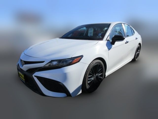 2022 Toyota Camry Hybrid SE