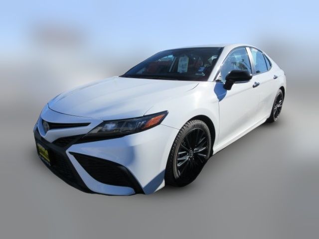 2022 Toyota Camry Hybrid SE