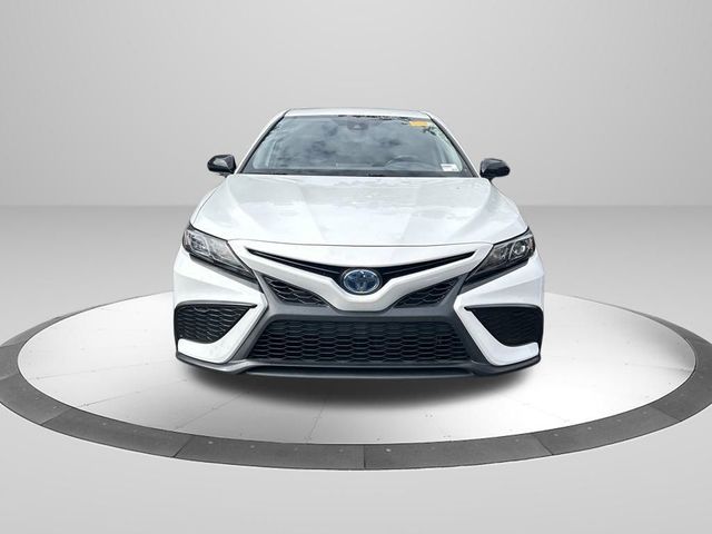 2022 Toyota Camry Hybrid SE