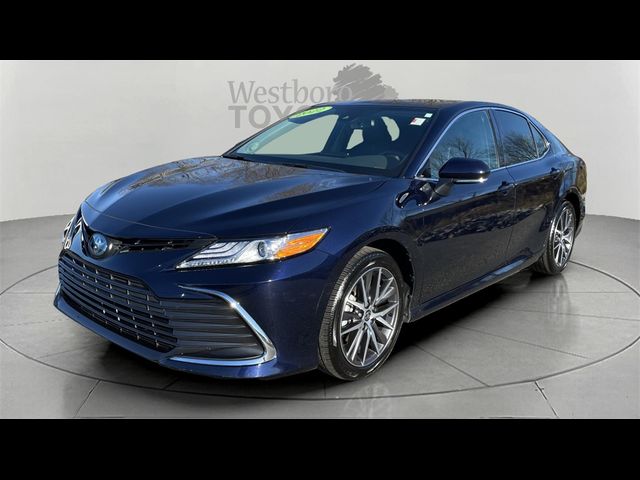 2022 Toyota Camry Hybrid XLE