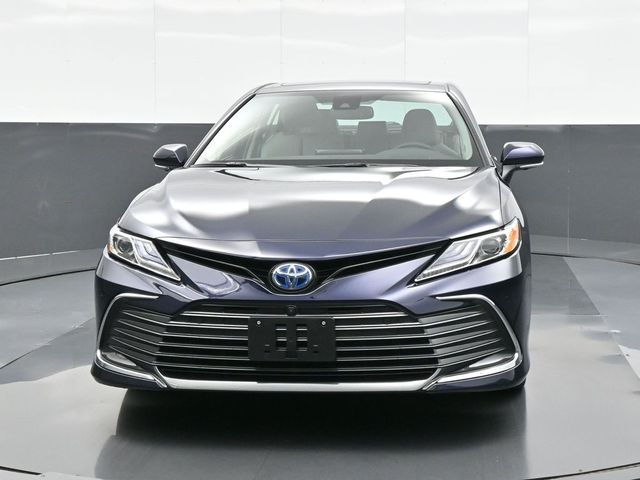 2022 Toyota Camry Hybrid XLE