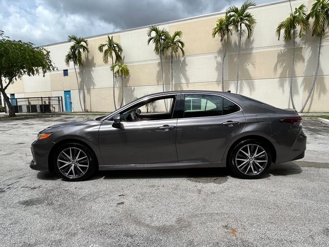 2022 Toyota Camry Hybrid XLE