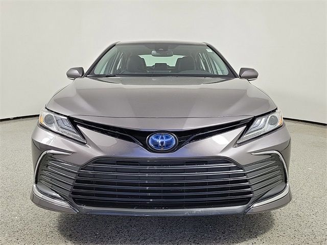 2022 Toyota Camry Hybrid XLE