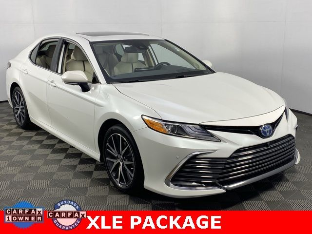 2022 Toyota Camry Hybrid XLE