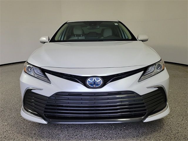 2022 Toyota Camry Hybrid XLE