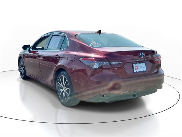 2022 Toyota Camry Hybrid XLE