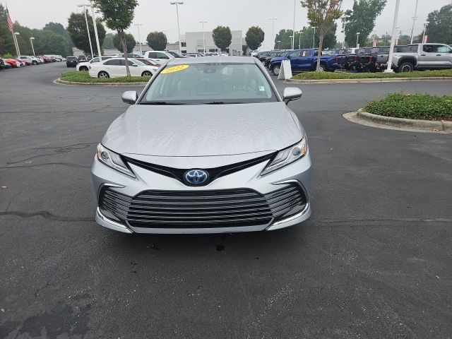 2022 Toyota Camry Hybrid XLE