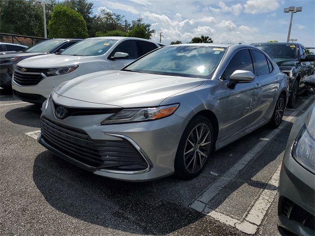 2022 Toyota Camry Hybrid XLE