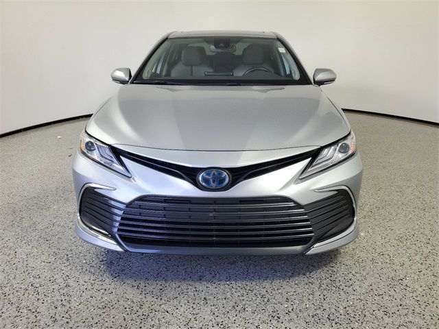 2022 Toyota Camry Hybrid XLE