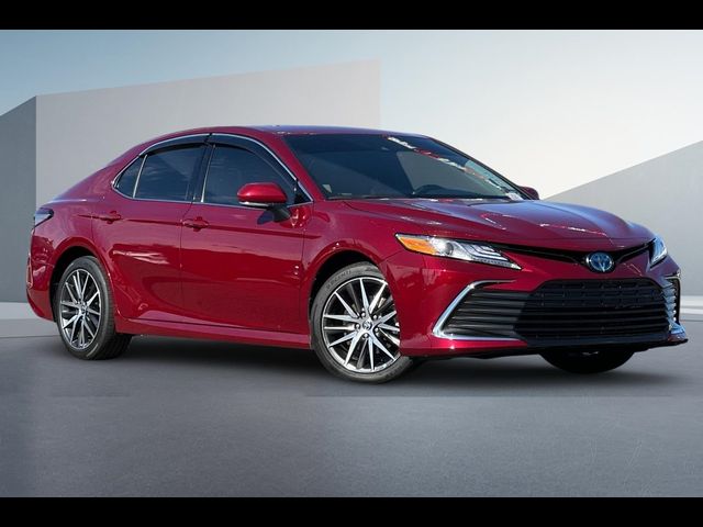 2022 Toyota Camry Hybrid XLE