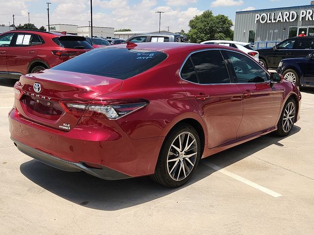 2022 Toyota Camry Hybrid XLE