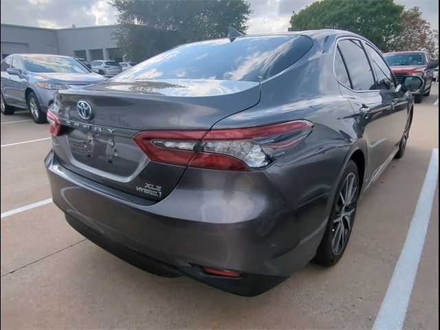 2022 Toyota Camry Hybrid XLE