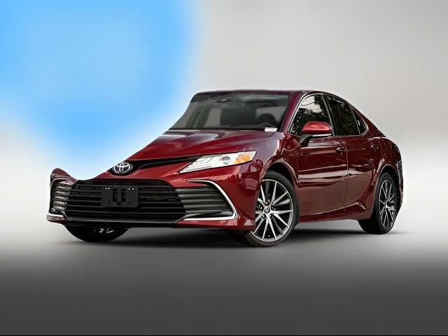 2022 Toyota Camry Hybrid XLE