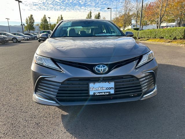 2022 Toyota Camry Hybrid XLE