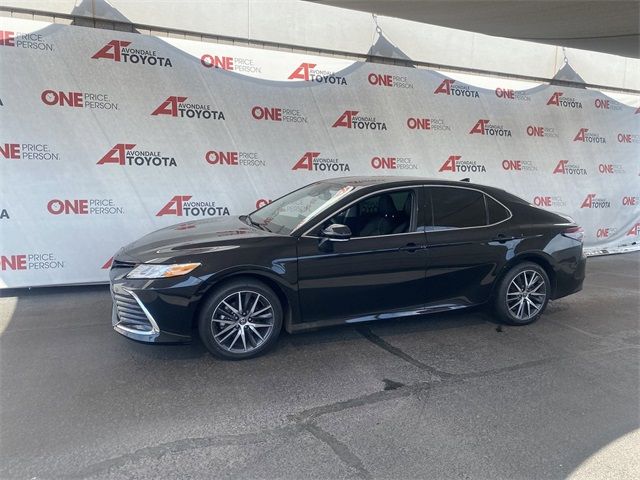 2022 Toyota Camry Hybrid XLE