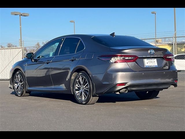 2022 Toyota Camry Hybrid XLE