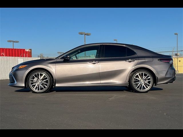 2022 Toyota Camry Hybrid XLE