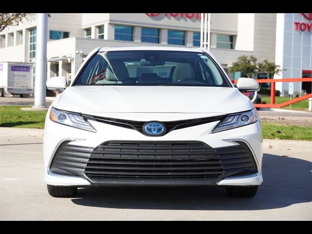 2022 Toyota Camry Hybrid XLE