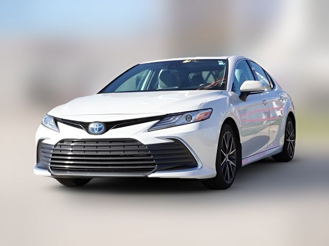 2022 Toyota Camry Hybrid XLE