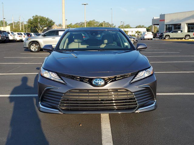 2022 Toyota Camry Hybrid XLE