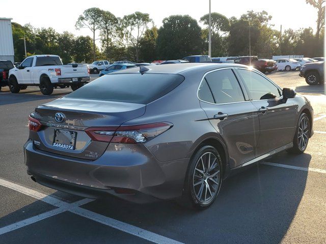 2022 Toyota Camry Hybrid XLE