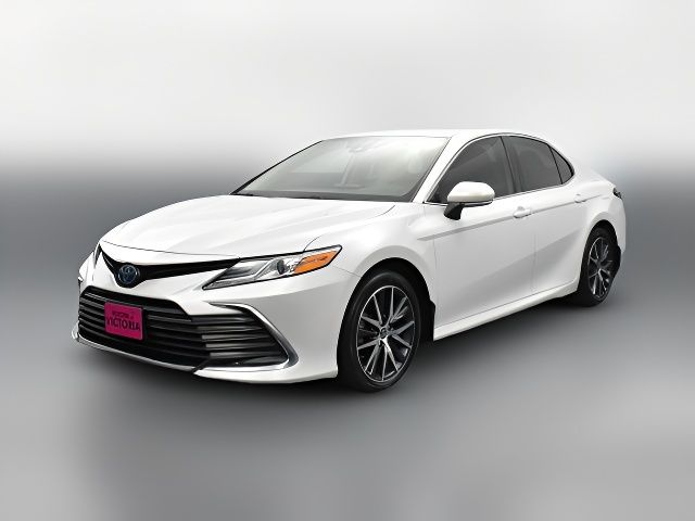 2022 Toyota Camry Hybrid XLE