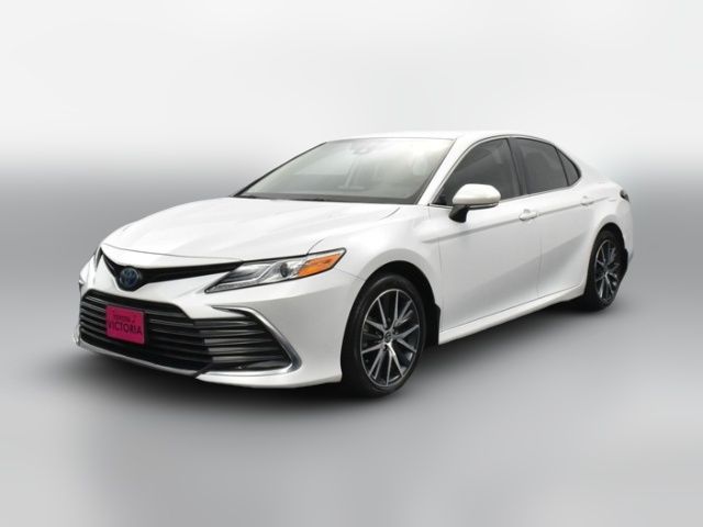 2022 Toyota Camry Hybrid XLE