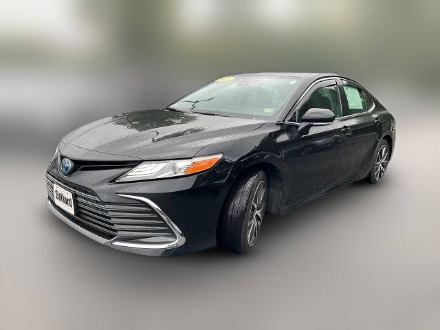 2022 Toyota Camry Hybrid XLE