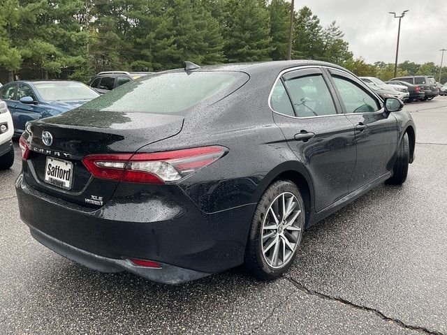 2022 Toyota Camry Hybrid XLE