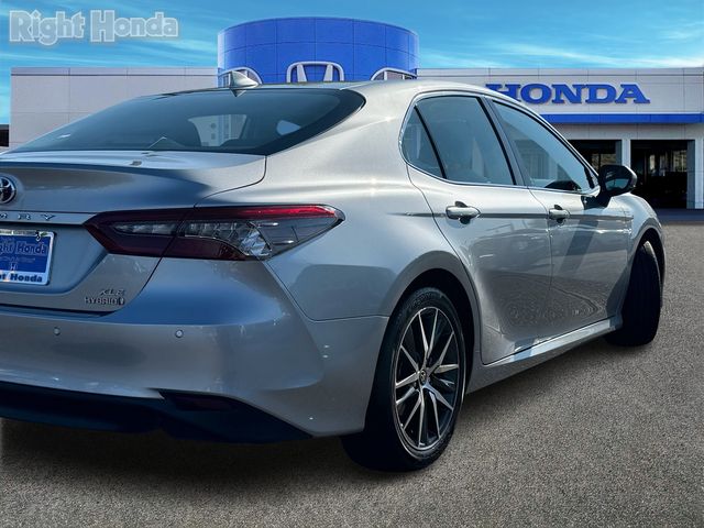 2022 Toyota Camry Hybrid XLE