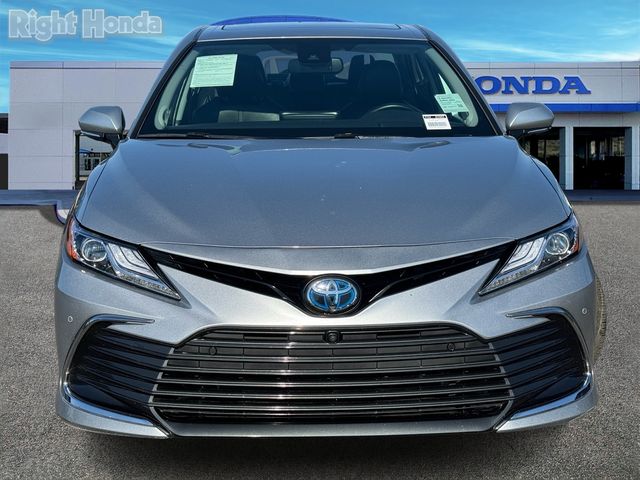 2022 Toyota Camry Hybrid XLE