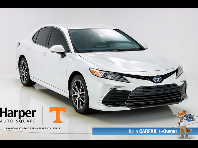 2022 Toyota Camry Hybrid XLE