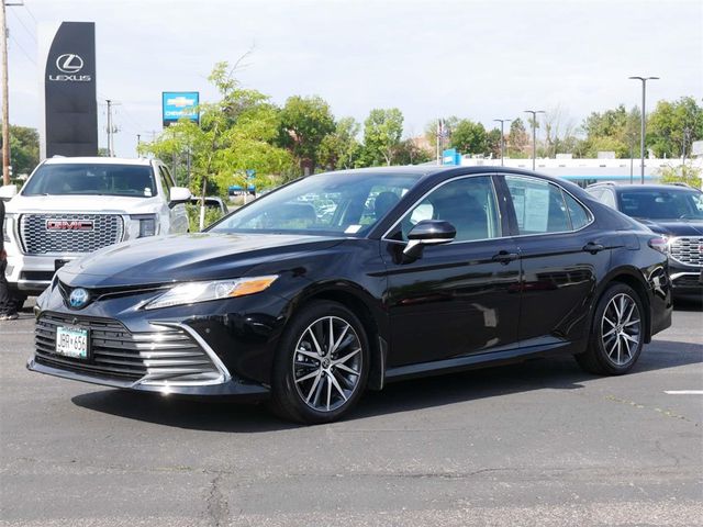 2022 Toyota Camry Hybrid XLE