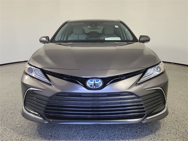 2022 Toyota Camry Hybrid XLE