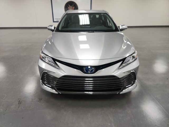 2022 Toyota Camry Hybrid XLE