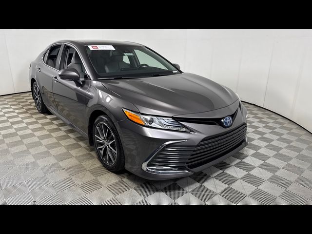 2022 Toyota Camry Hybrid XLE