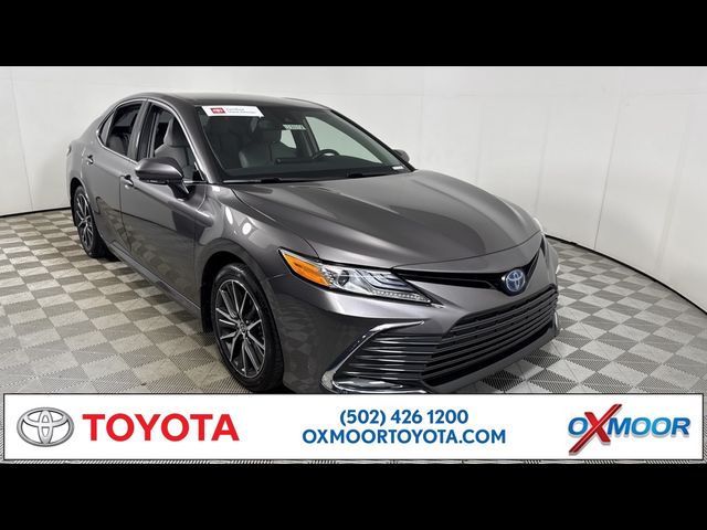 2022 Toyota Camry Hybrid XLE