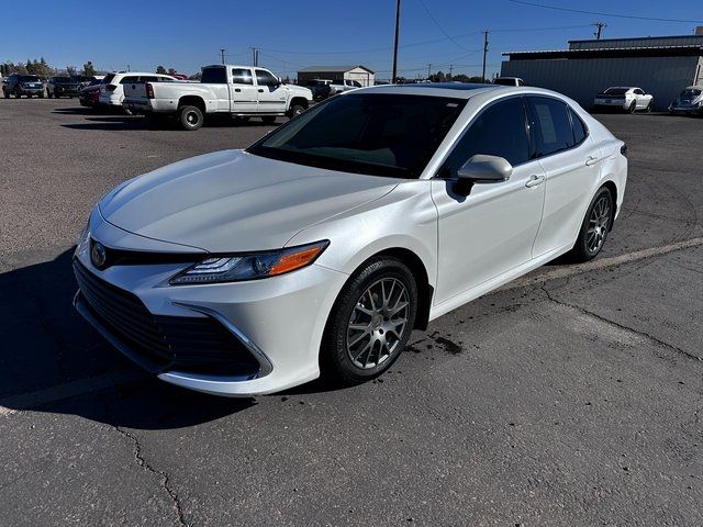 2022 Toyota Camry Hybrid XLE