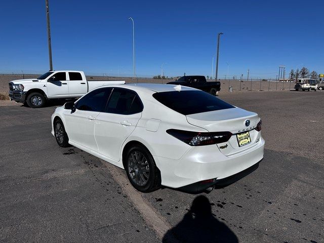 2022 Toyota Camry Hybrid XLE