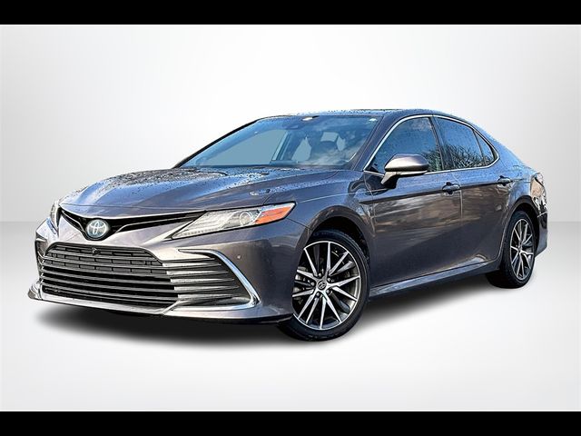 2022 Toyota Camry Hybrid XLE