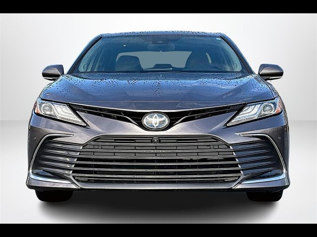 2022 Toyota Camry Hybrid XLE