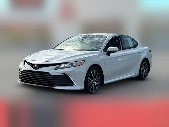 2022 Toyota Camry Hybrid XLE