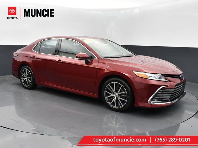 2022 Toyota Camry Hybrid XLE