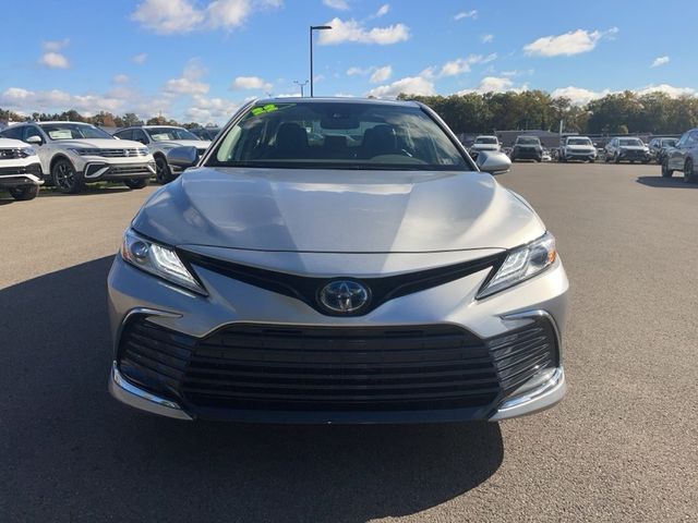 2022 Toyota Camry Hybrid XLE