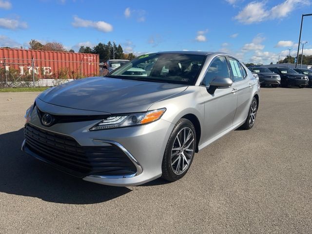 2022 Toyota Camry Hybrid XLE