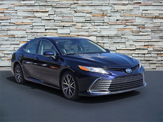 2022 Toyota Camry Hybrid XLE