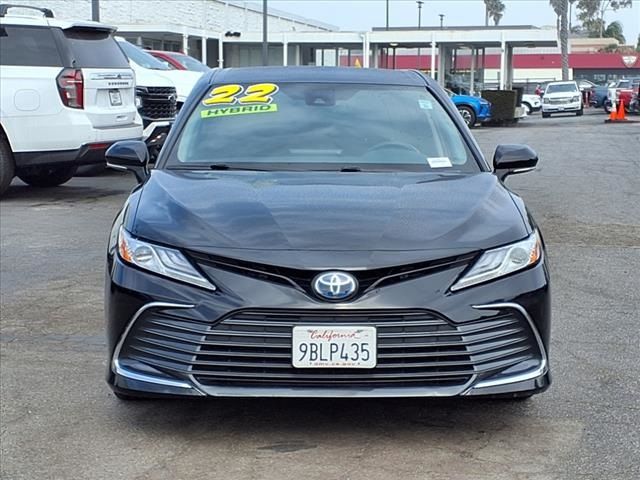 2022 Toyota Camry Hybrid XLE