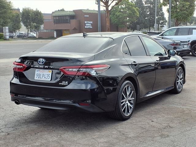 2022 Toyota Camry Hybrid XLE