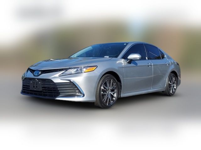 2022 Toyota Camry Hybrid XLE