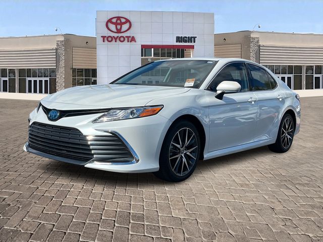 2022 Toyota Camry Hybrid XLE